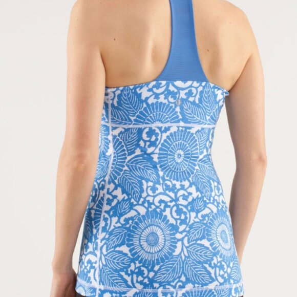 Lululemon Scoop Neck Tank Beachy Floral White Porcelaine SZ 12 - Picture 6 of 6